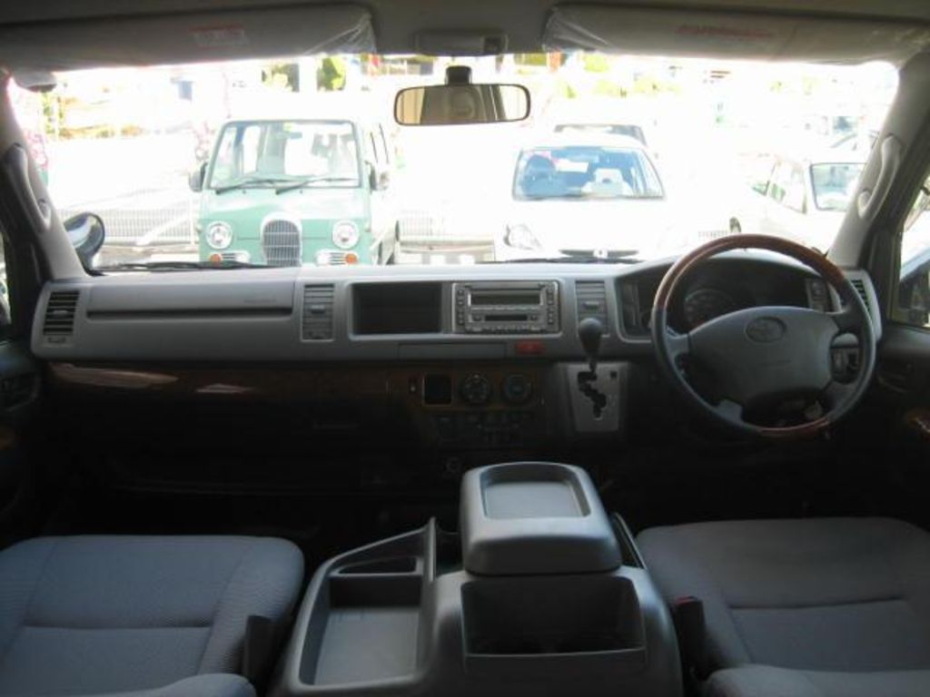 2006 Toyota Hiace