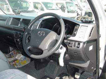 2006 Toyota Hiace Pictures