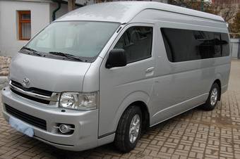 2007 Toyota Hiace Pics