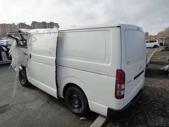 2010 Toyota Hiace Pictures