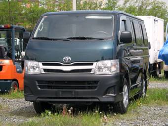 2010 Toyota Hiace Photos