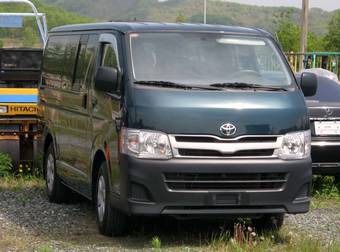 2010 Toyota Hiace Pictures