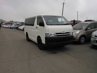 2010 Toyota Hiace Photos