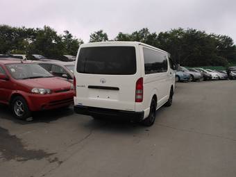 2010 Toyota Hiace Photos