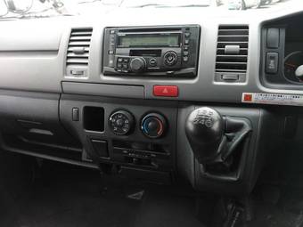 2010 Toyota Hiace Images