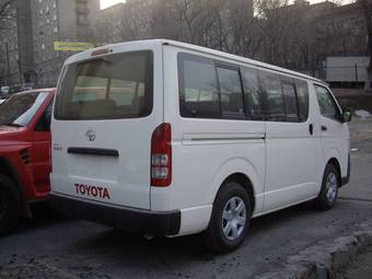 2011 Toyota Hiace Images