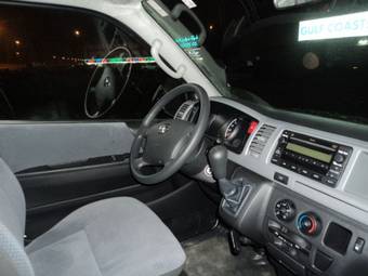 2012 Toyota Hiace Photos
