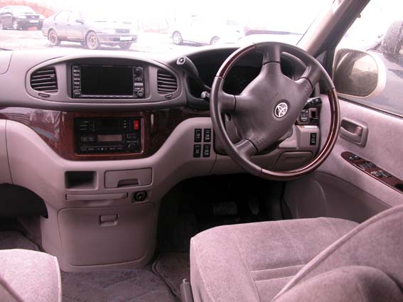 11 Toyota Hiace Regius Photos