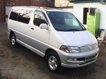 1997 Toyota Hiace Regius Pictures