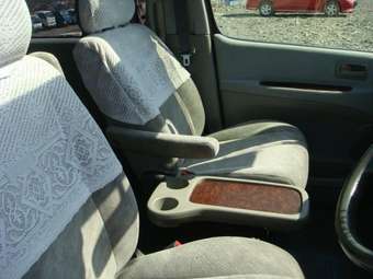 1998 Toyota Hiace Regius Pictures
