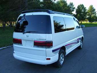 1998 Toyota Hiace Regius Photos