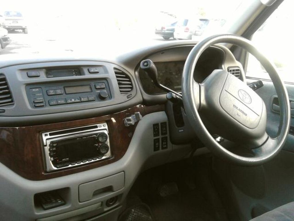 1999 Toyota Hiace Regius