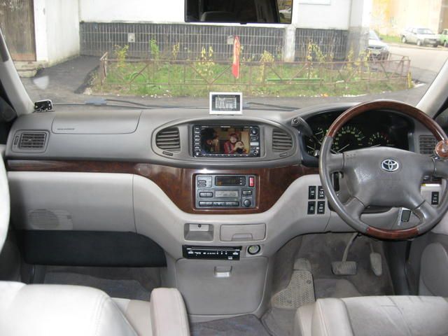 1999 Toyota Hiace Regius