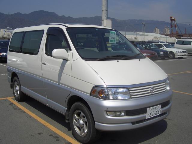 1999 Toyota Hiace Regius Pictures