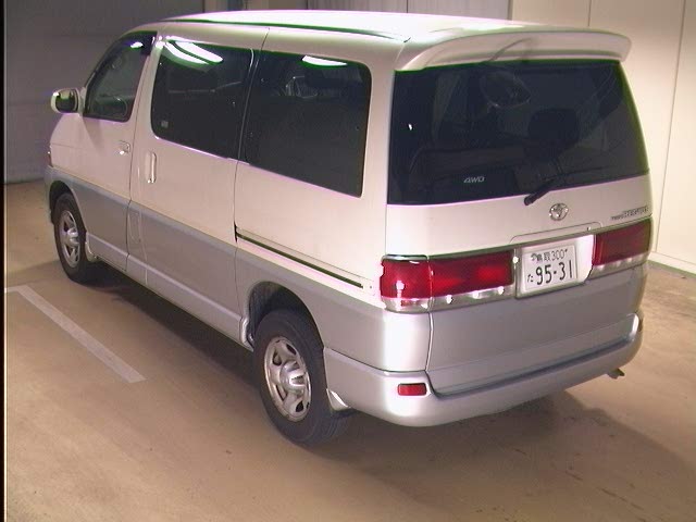 1999 Toyota Hiace Regius Images