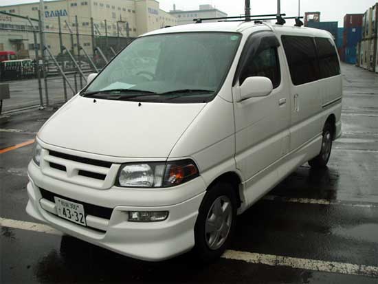 1999 Toyota Hiace Regius Photos