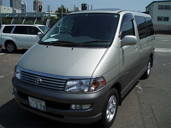 1999 Toyota Hiace Regius Pictures