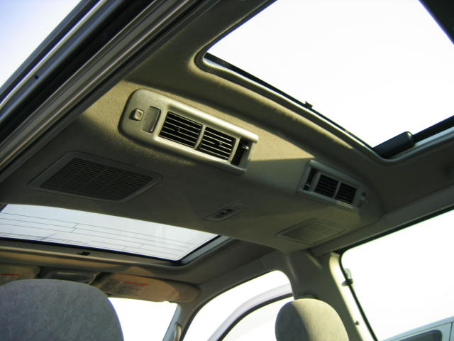 1999 Toyota Hiace Regius Photos