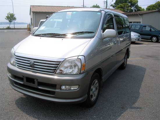 2000 Toyota Hiace Regius Photos