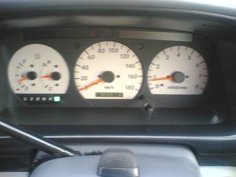 2001 Toyota Hiace Regius Photos