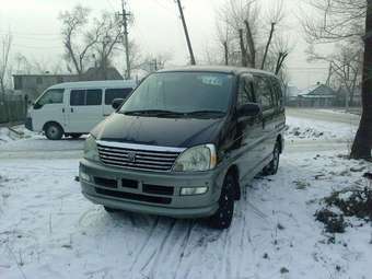 2001 Toyota Hiace Regius Photos