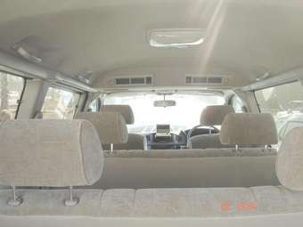 2001 Toyota Hiace Regius Pictures