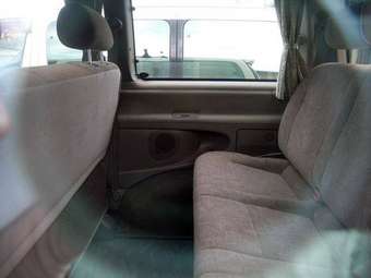 2001 Toyota Hiace Regius Pictures