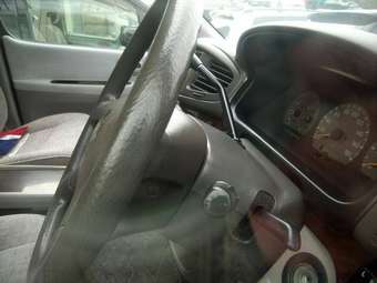 2001 Toyota Hiace Regius Pictures