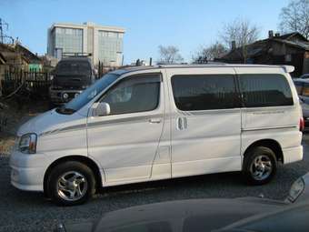 2001 Toyota Hiace Regius Photos