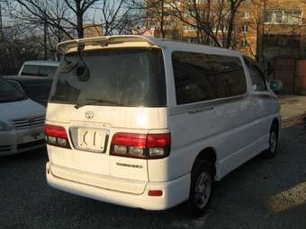 2001 Toyota Hiace Regius Pictures