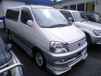 2001 Toyota Hiace Regius Pictures