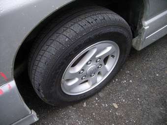 2001 Toyota Hiace Regius Photos