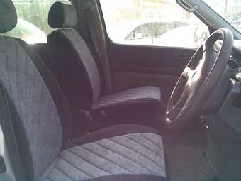 2001 Toyota Hiace Regius Images