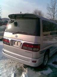2001 Toyota Hiace Regius Pictures
