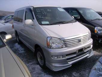 2001 Toyota Hiace Regius Pics