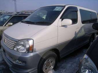 2001 Toyota Hiace Regius Pictures