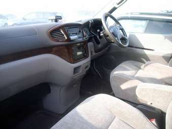 2001 Toyota Hiace Regius Pictures
