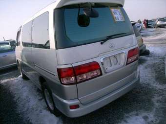 2001 Toyota Hiace Regius Photos