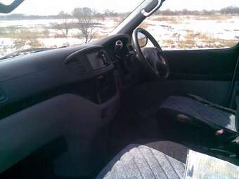 2001 Toyota Hiace Regius Pictures