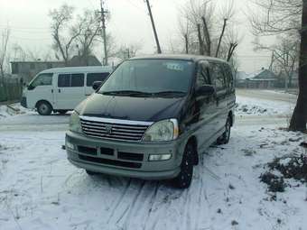 2001 Toyota Hiace Regius Photos