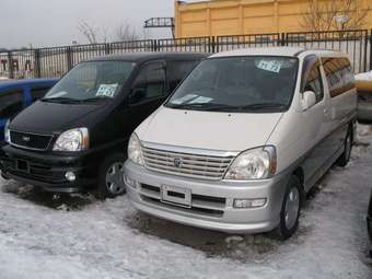2001 Toyota Hiace Regius Pics