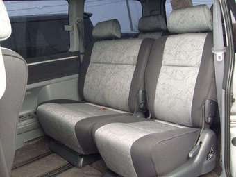 2001 Toyota Hiace Regius Pictures