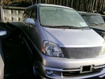 2001 Toyota Hiace Regius Pictures