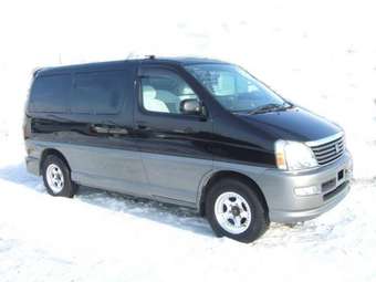 2001 Toyota Hiace Regius Pics