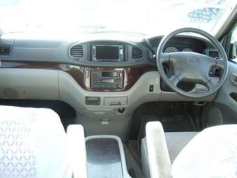 2001 Toyota Hiace Regius Pictures