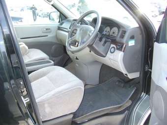 2001 Toyota Hiace Regius Pictures