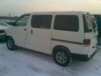 2001 Toyota Hiace Regius Pictures