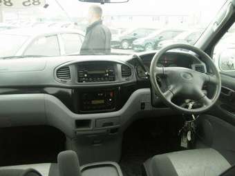 2001 Toyota Hiace Regius Photos