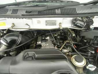 2001 Toyota Hiace Regius Pics