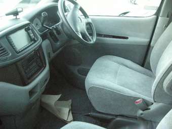 2001 Toyota Hiace Regius Pics